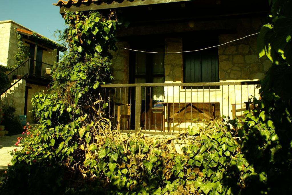 Loxandra Inn Kathikas Exterior foto